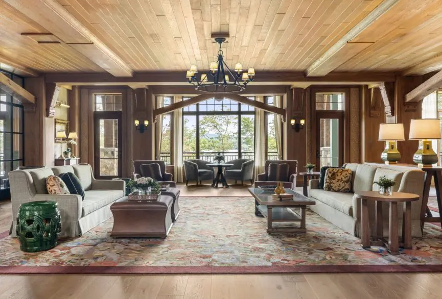 Lake Estate Lobby